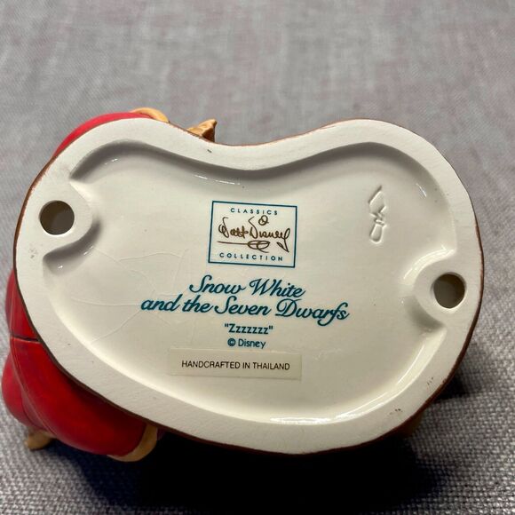 Walt Disney Classics Collection Zzzzzzz Porcelain Sleepy Figurine - Picture 7 of 8